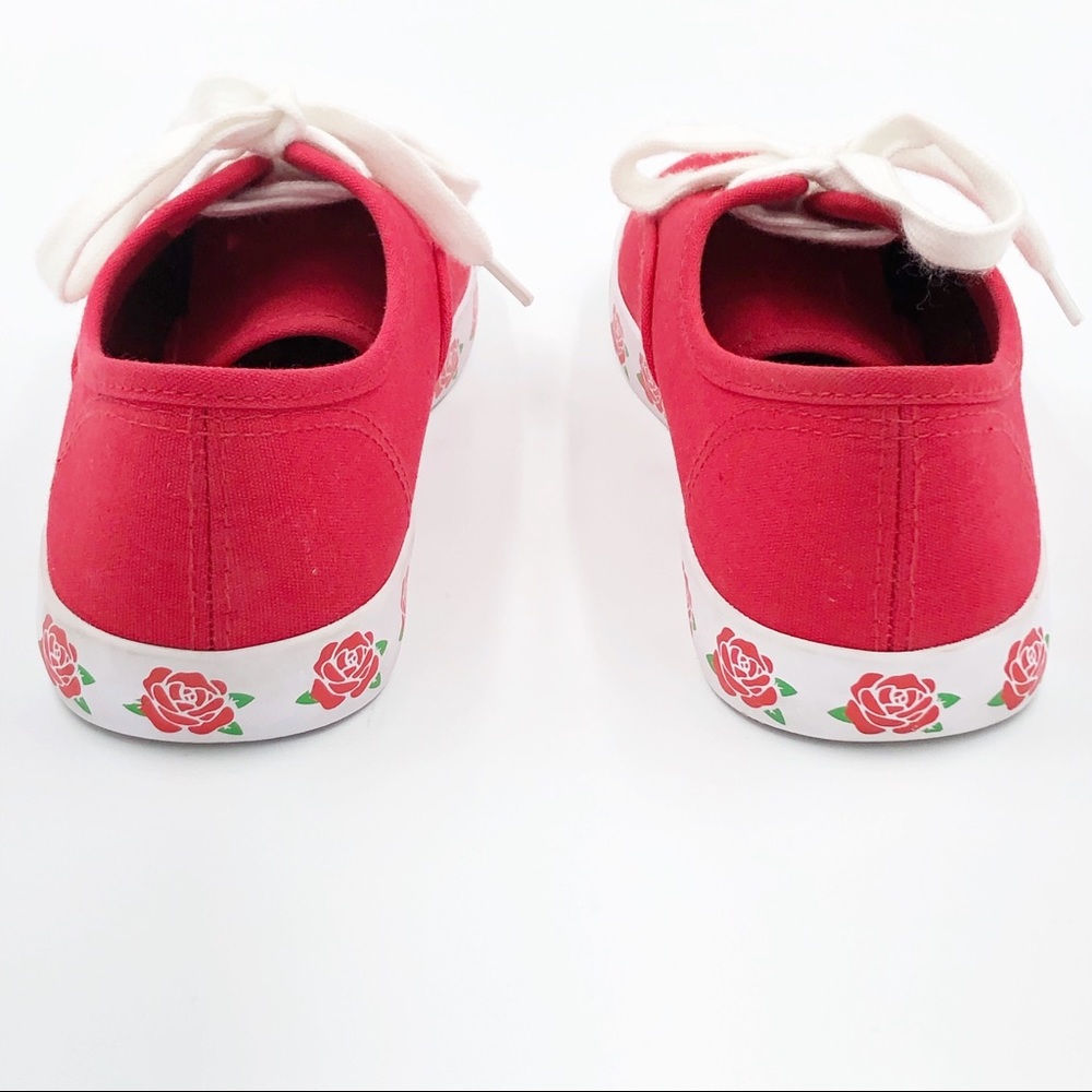 ❤️ Forever21 Red Low Top Rose  print Canvas Sneakers - Picture 4 of 8